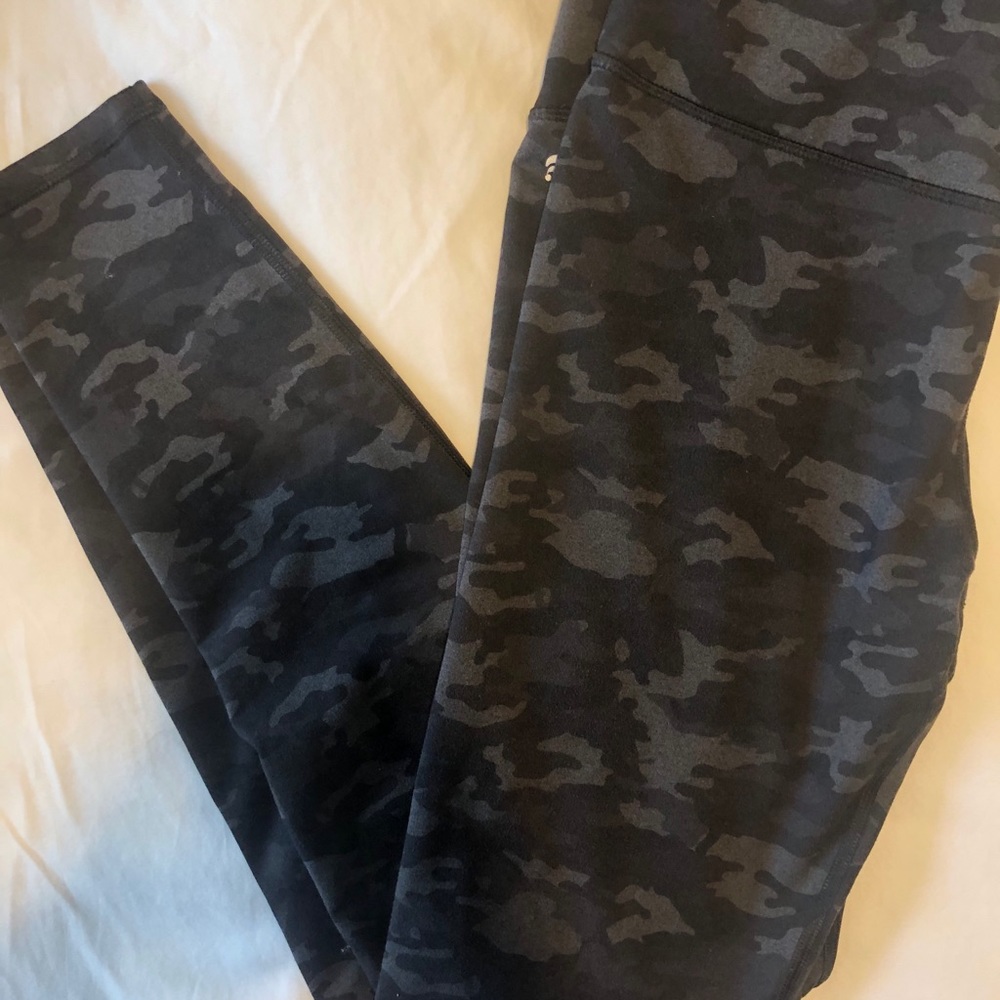 Fabletics camo leggings